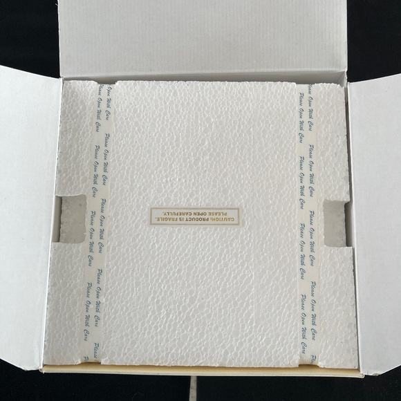 Lenox Vintage Pinapple with Potpourri - Picture 12 of 15